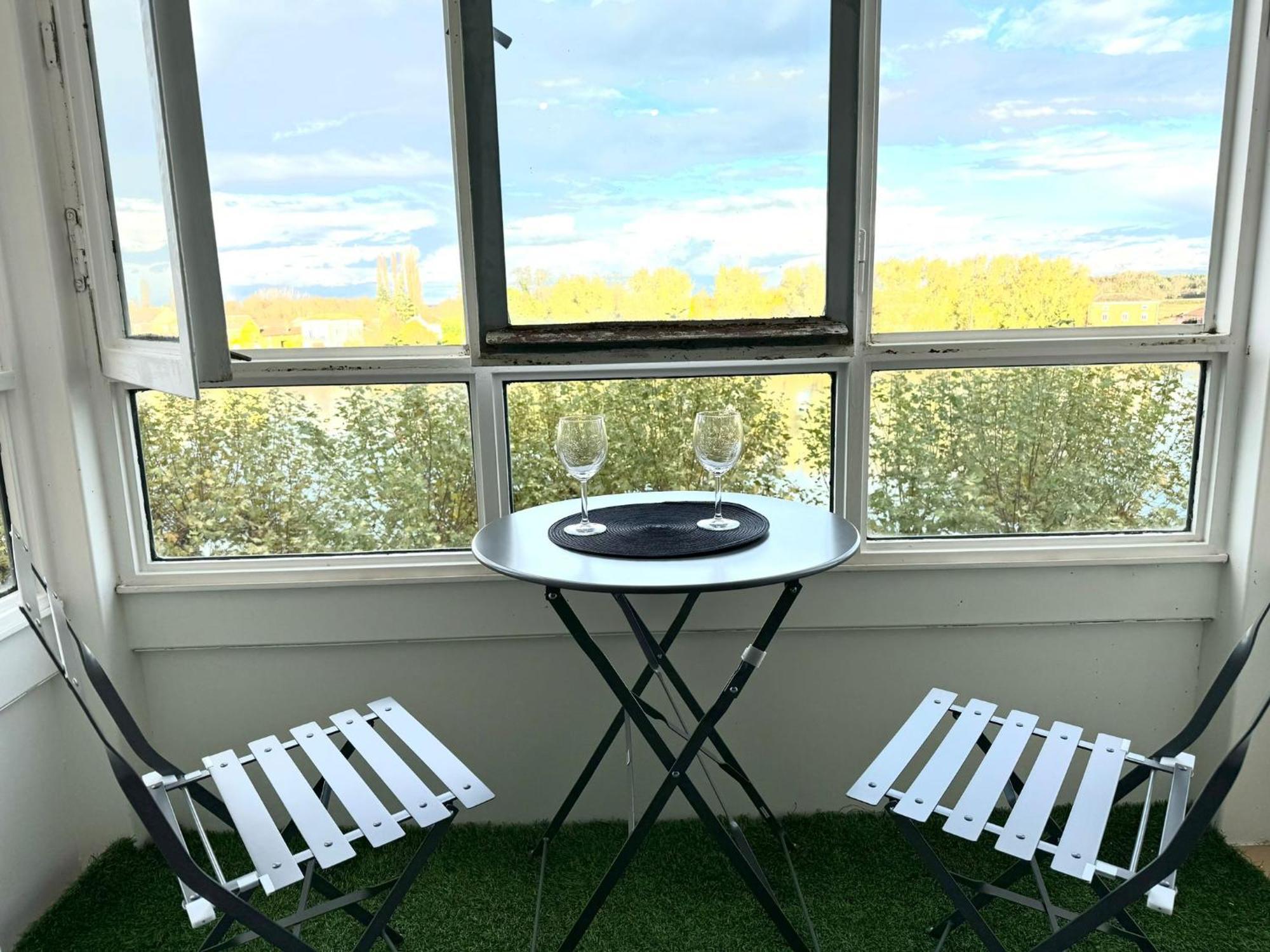 Appartement Quai Saone - By Primo C0Nciergerie Tournus Eksteriør bilde